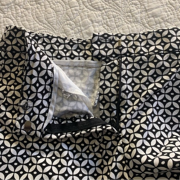 New directions short geo metric abstract fabric blue and white - Picture 3 of 8